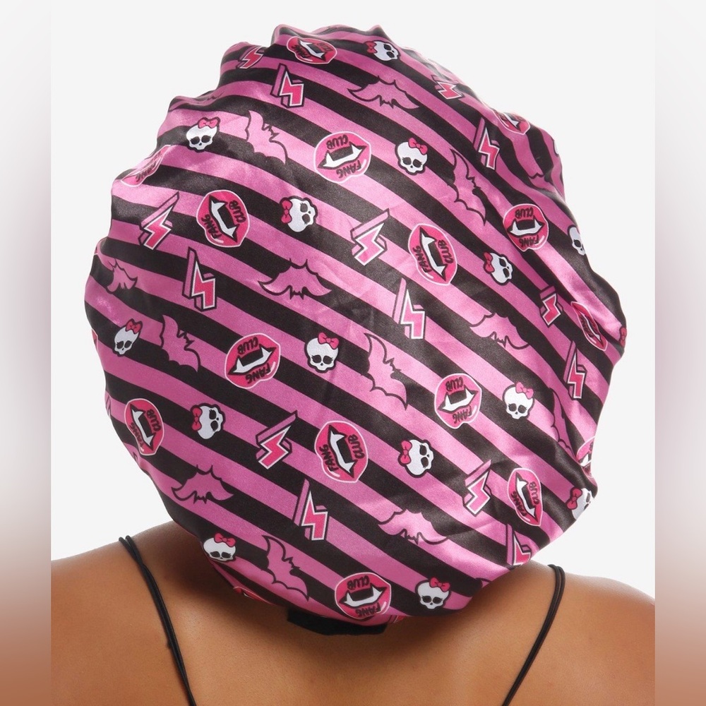 Monster High “Draculaura” Reversible Character Bonnet- New